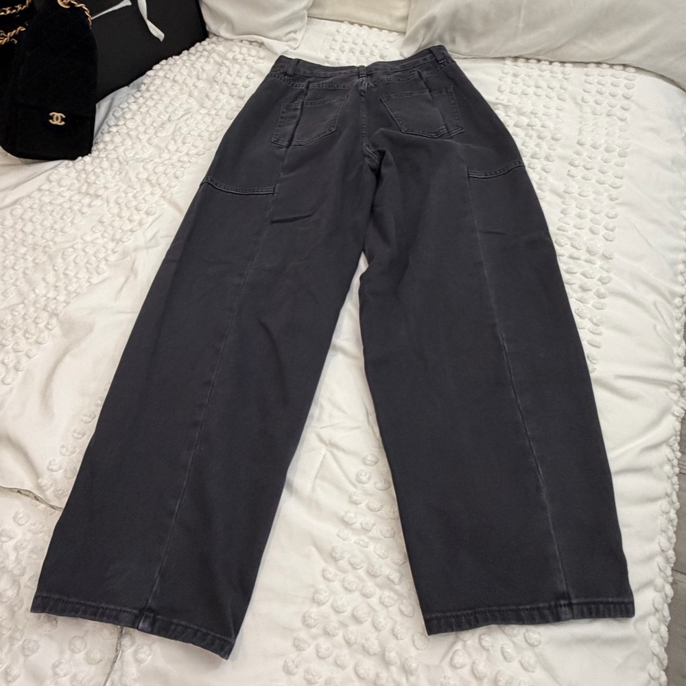 THINGS BETWEEN Mari Jeans Black Barrel Jeans Small New SOLD OUT NWT - Picture 6 of 16